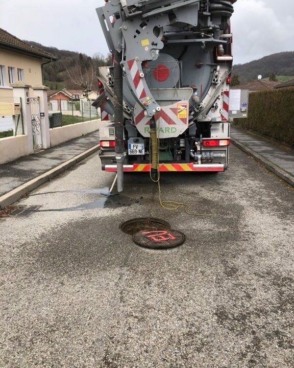 Débouchage curage canalisations à Chambéry